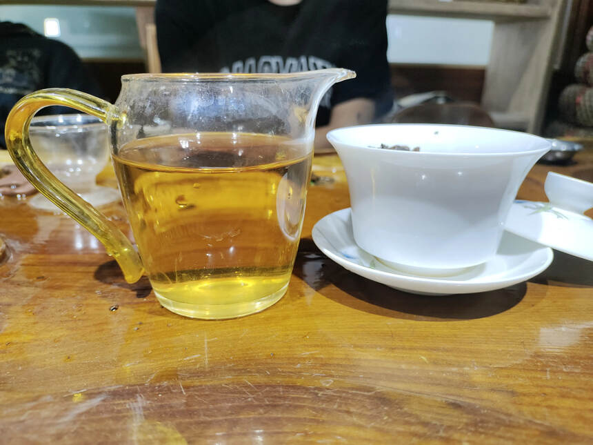 云南冰岛大叶种老白茶！茶汤入口香纯自然，汤感醇厚饱满