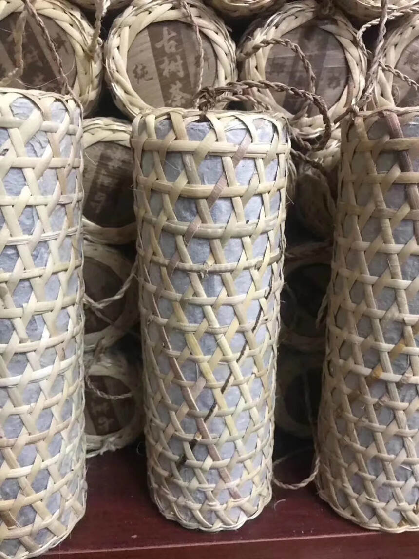 云南特色竹篓 2018年500克茶柱，大雪山料子。做