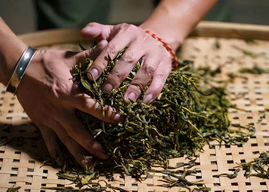 新手泡茶要注意！切忌直接加热水，学会这3个技巧，不会泡坏好茶