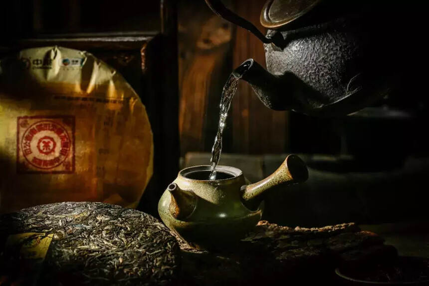 中茶牌圆茶－七十周年尊享纪念 普洱茶（生茶）