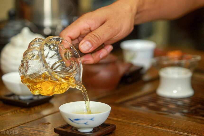 品普洱茶时，茶汤的浓淡该如何控制？