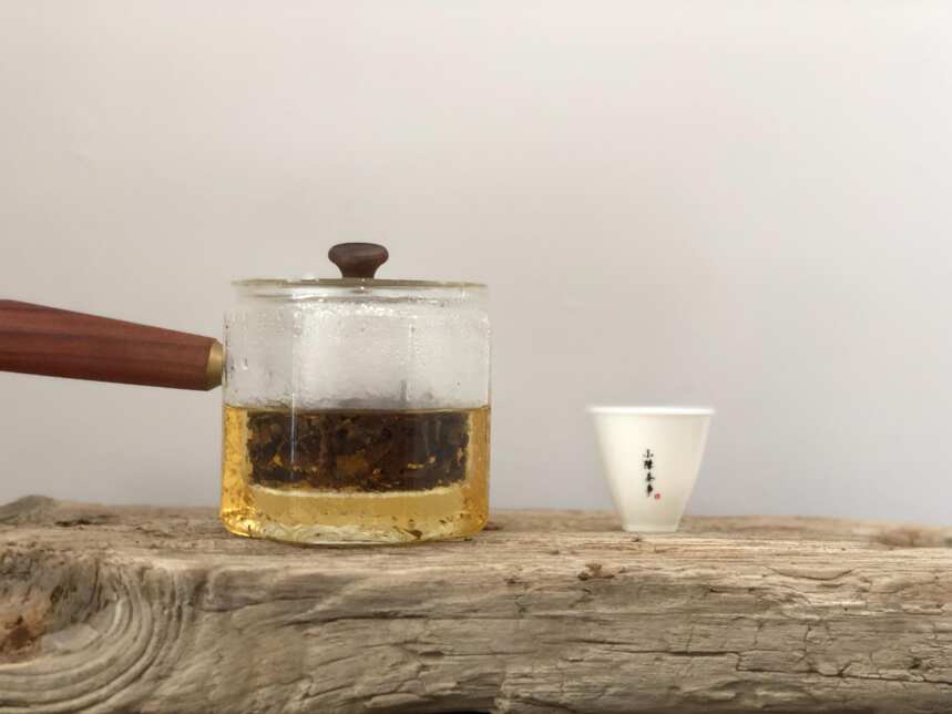 想喝原汁原味的老白茶，应该怎么做？泡茶、煮茶还是蒸茶？