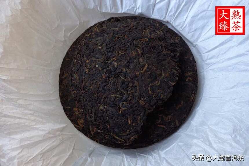 大臻熟黑金｜五年老料精品熟茶 气足厚韵