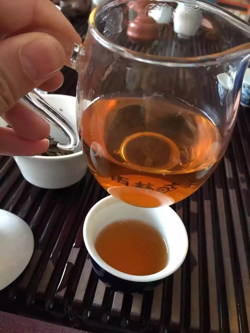 2000年 岗山牌 甲级生普洱茶，二两勐统沱茶，云南