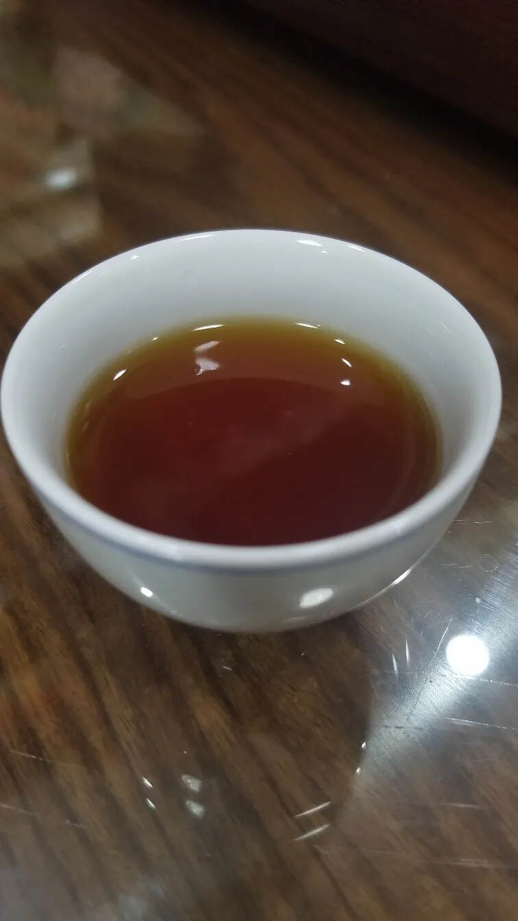 97年易武龙柱熟茶3000克，药香甘甜～茶柱汤色红浓