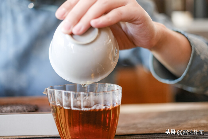 如何才能像茶艺师一样，冲泡出一杯浓稠醇滑的茶汤呢？