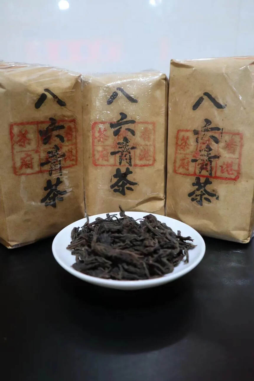 香港陈记茶府八六陈年青茶。每包约160克