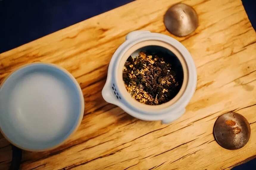 济南「 百花深处 」一家用诗酒茶打造的文艺小馆