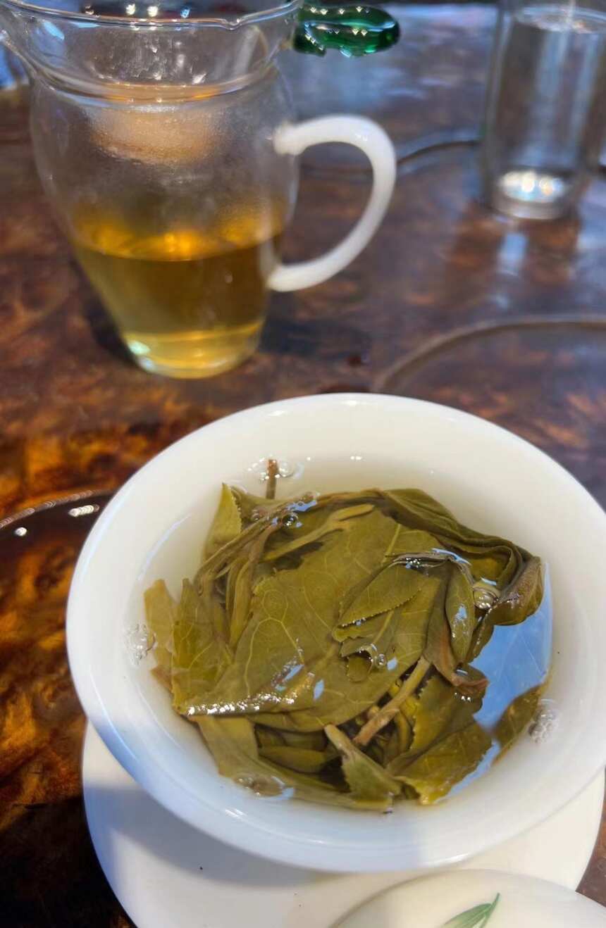 一壶好茶邀君共 让时光慢下来泡一壶好茶