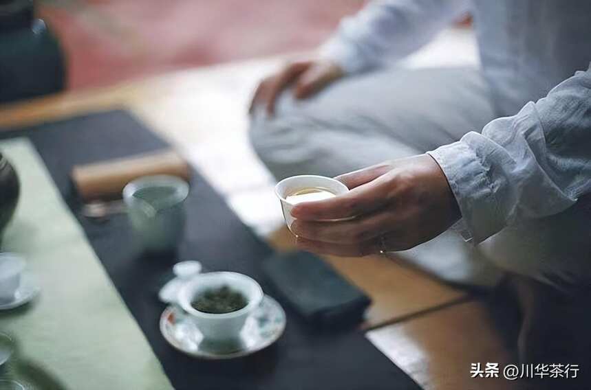 人生最该有的，是静品岁月慢品茶的心情