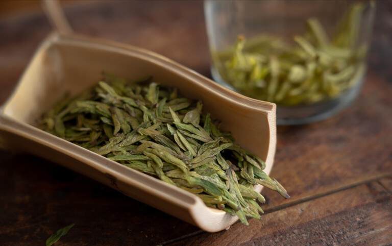龙井茶属于乌龙茶还是绿茶？西湖龙井是绿茶天花板吗？