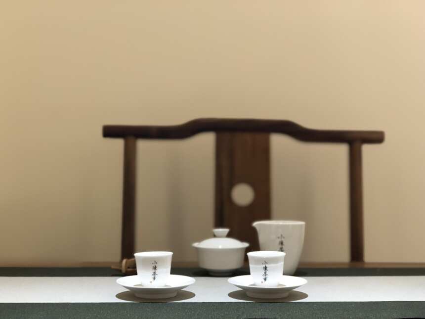 泡茶工具那么多，玻璃杯、盖碗、茶壶，谁才是茶桌上的百搭茶具？
