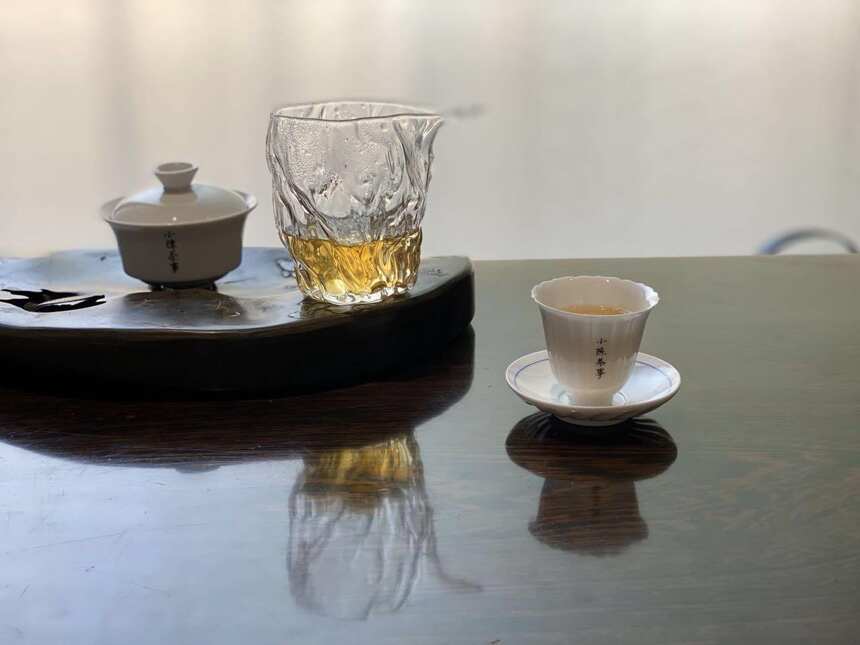 泡茶工具那么多，玻璃杯、盖碗、茶壶，谁才是茶桌上的百搭茶具？