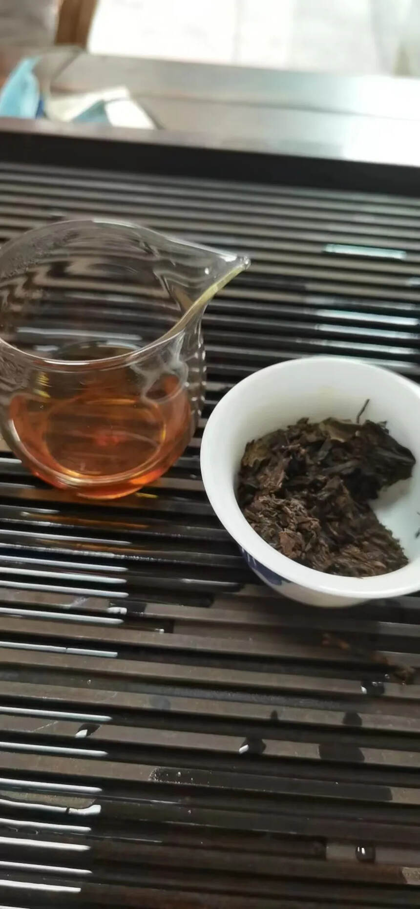 98年中茶大蓝印生茶，汤红味重。性价比口粮茶，布朗山
