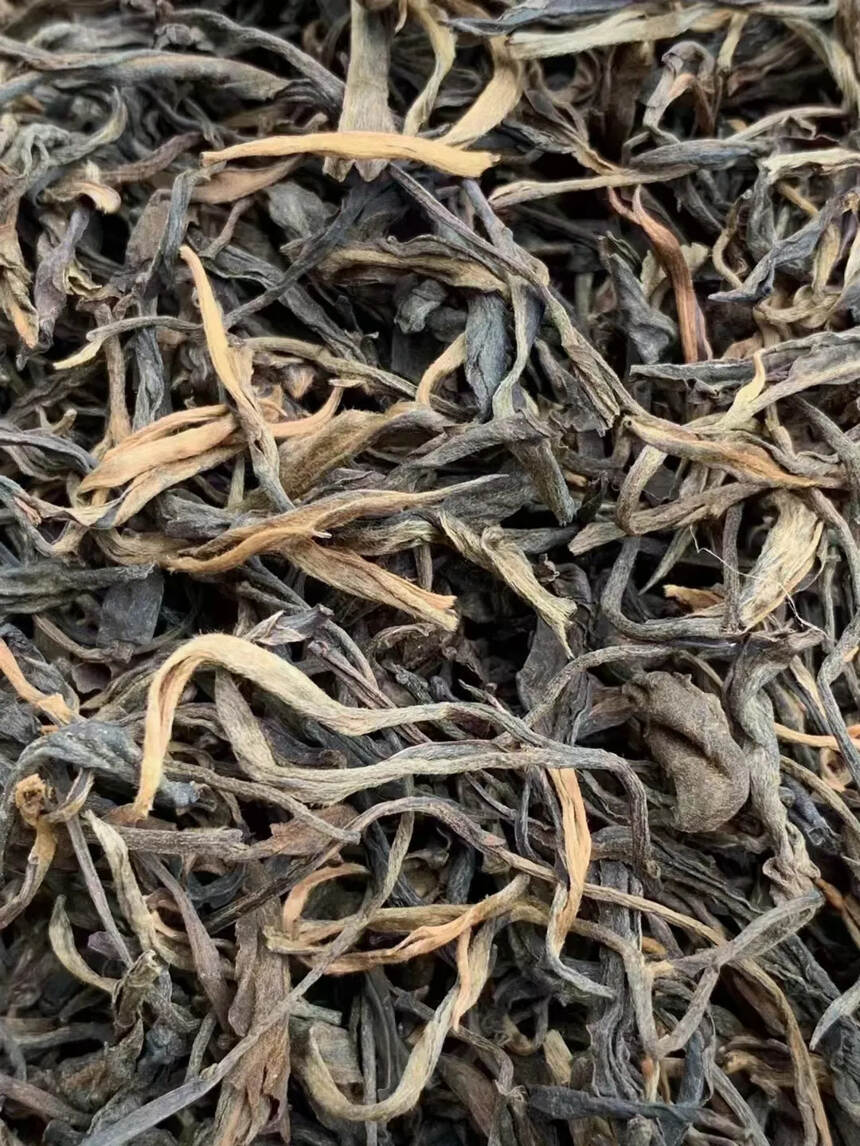 2005年班章竹篓茶，（净重1.8kg左右）干茶香气