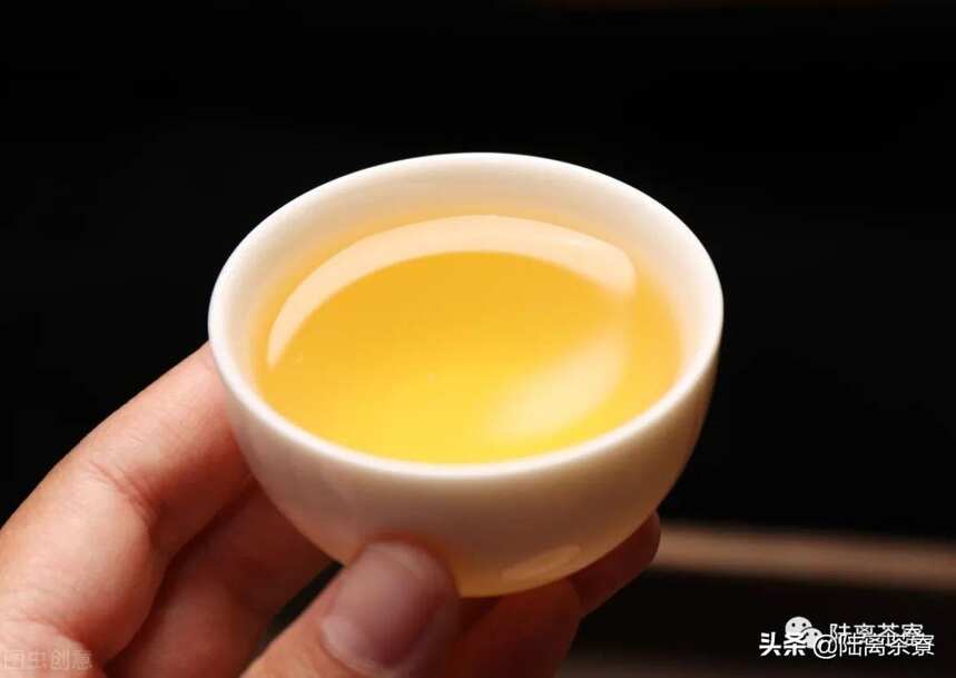 普洱茶制作工艺：一片树叶的蝶变。