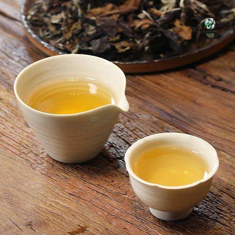 年终茶礼，一杯甘醇好兆头，茶圆礼圆，事事圆！